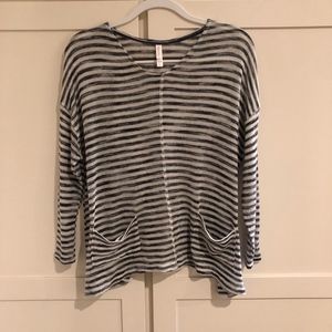 🍋 Xhilaration Navy Striped Light Knit